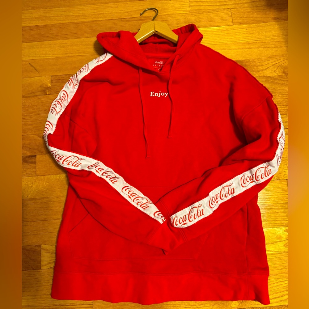 PacSun Coca-Cola Red Sweatshirt with White Stripe Detailing 100% cotton. Unisex